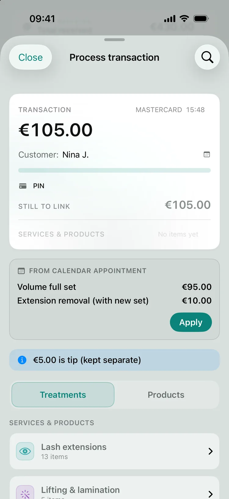 A card payment of €105 with the suggestion from the calendar appointment below it: Volume full set and Extension removal, with the Apply button and the tip kept separate.