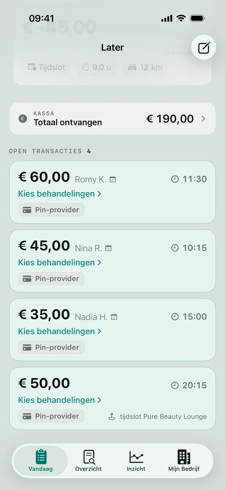De werklijst op maandag 5 oktober bij Glow Studio, nog zonder dagstaat: kassa € 190,00 en vier open transacties - Romy K. € 60,00 om 11:30, Nina R. € 45,00 om 10:15, Nadia H. € 35,00 om 15:00 en € 50,00 om 20:15. Bij de laatste staat het label tijdslot Pure Beauty Lounge.