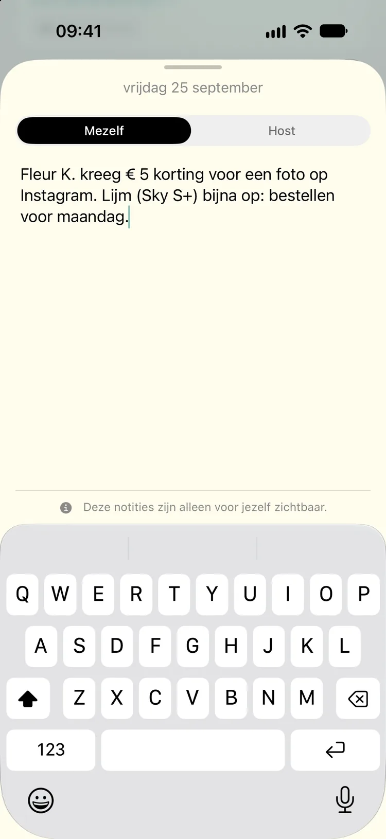 De notitie-sheet voor vrijdag 25 september met Mezelf gekozen: Fleur K. kreeg € 5 korting voor een foto op Instagram. Lijm (Sky S+) bijna op: bestellen voor maandag. Onderaan: Deze notities zijn alleen voor jezelf zichtbaar.